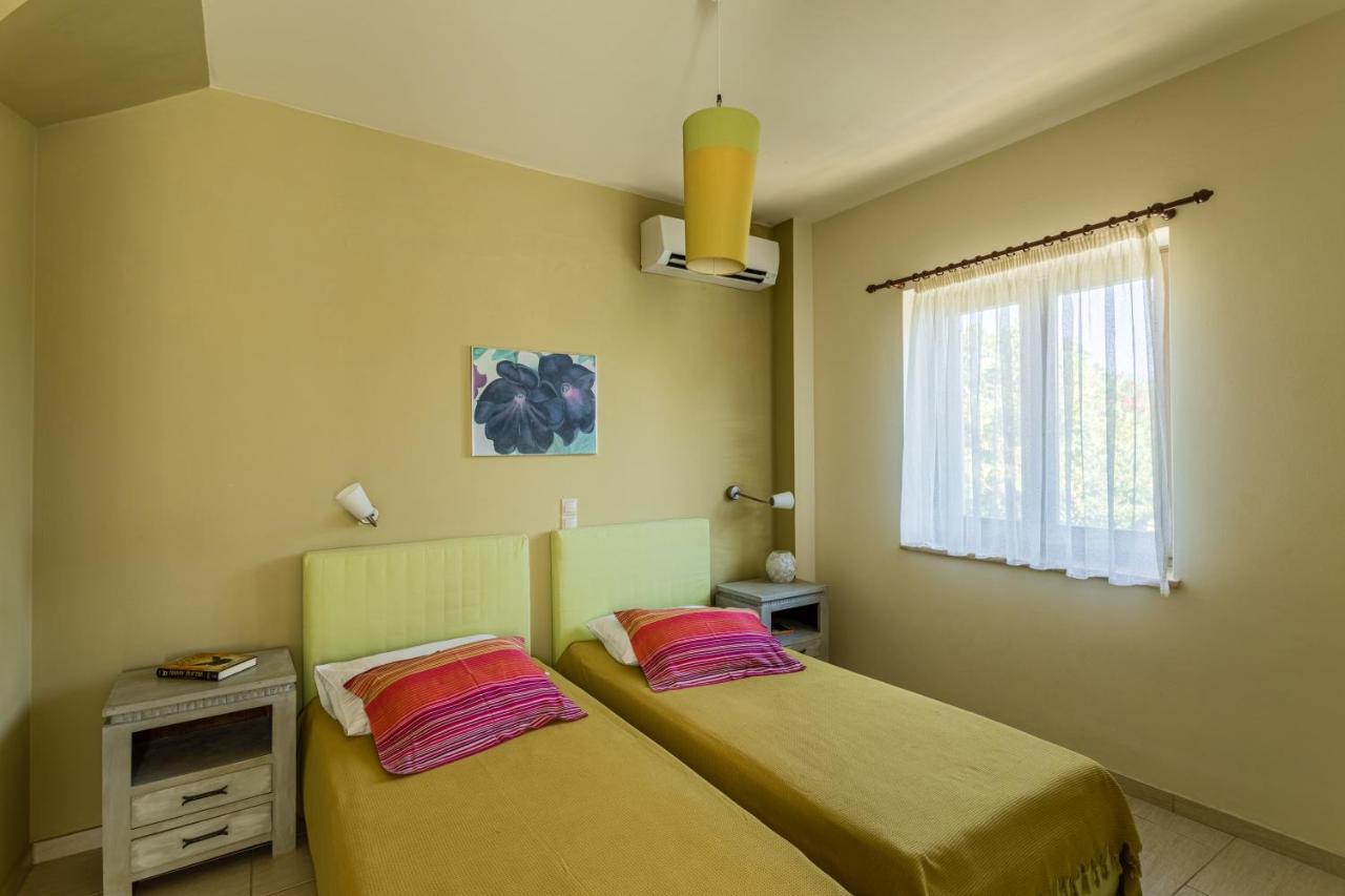 Stoúpa Tria Luxury Residences מראה חיצוני תמונה